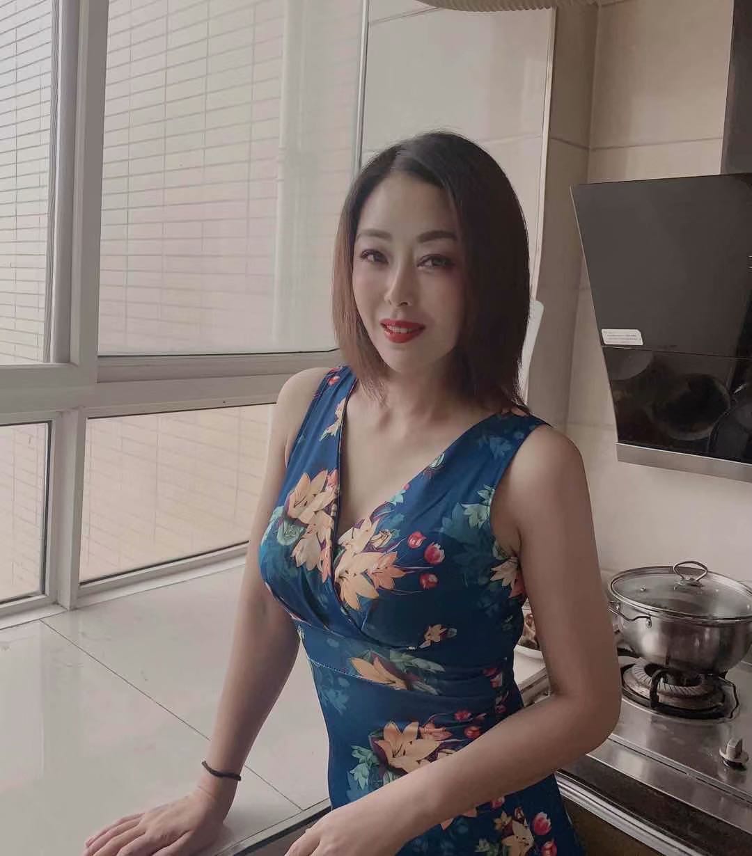 一个很性感的sao妇